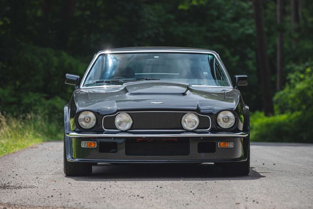 1989 Aston Martin V8 Vantage X-Pack Coupe (Manual gearbox)